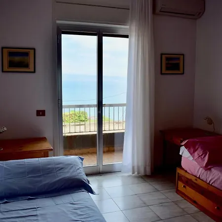 Beach House Il Gabbiano Letojanni